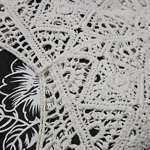 1 2 3 Brand Bohemian Crochet Layering Top with Fringe  size Small /Medium - Picture 2 of 6